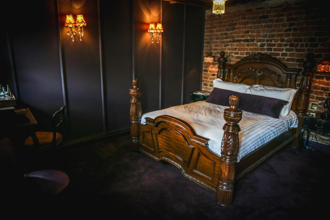 Le Petit Chateau & William De Percy 5* Otterburn
