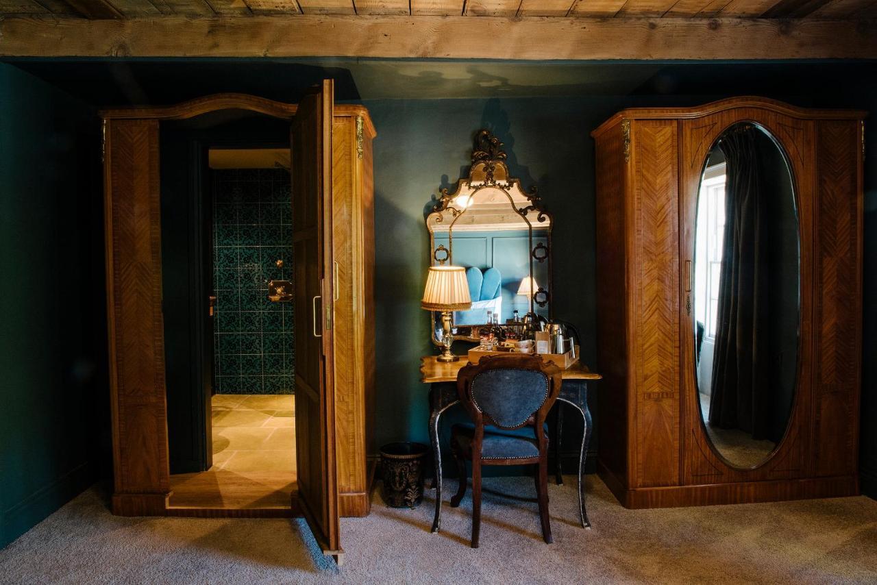 Hotel Le Petit Chateau & William De Percy 5*