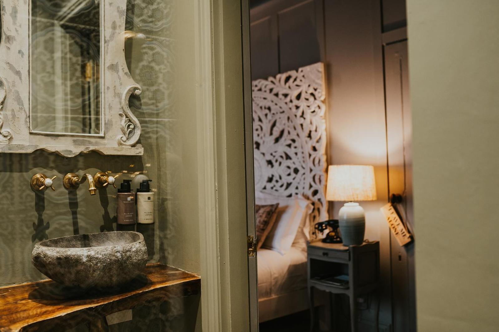 Hotel Le Petit Chateau & William De Percy 5*
